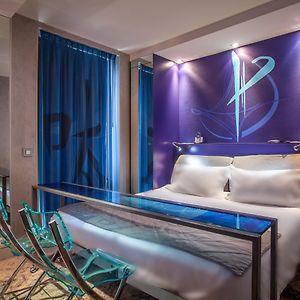 Camera standard con letto king size